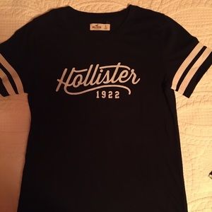 HOLLISTER T-SHIRT